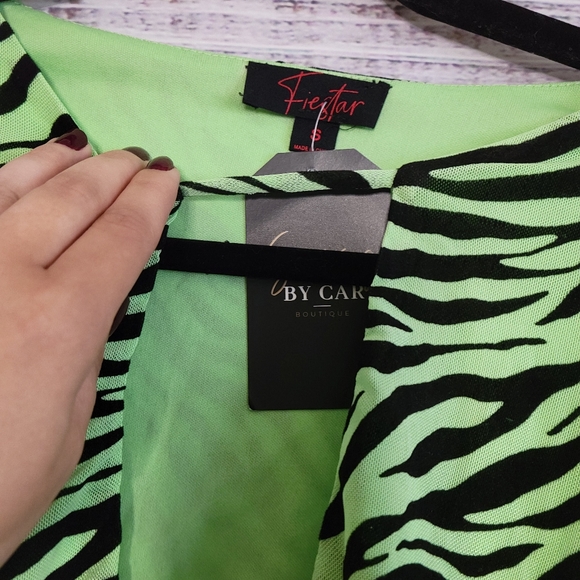 Fire Star S NWTS Green Zebra Crop Top - Picture 3 of 3
